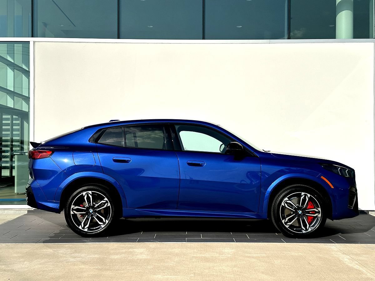 New 2026 BMW X2 xDrive28i w/ Technology Package AWD/4WD image 3