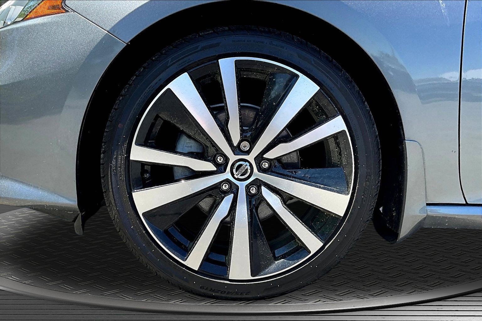 Used 2021 Nissan Altima 2.5 SR w/ SR Premium Package FWD image 24