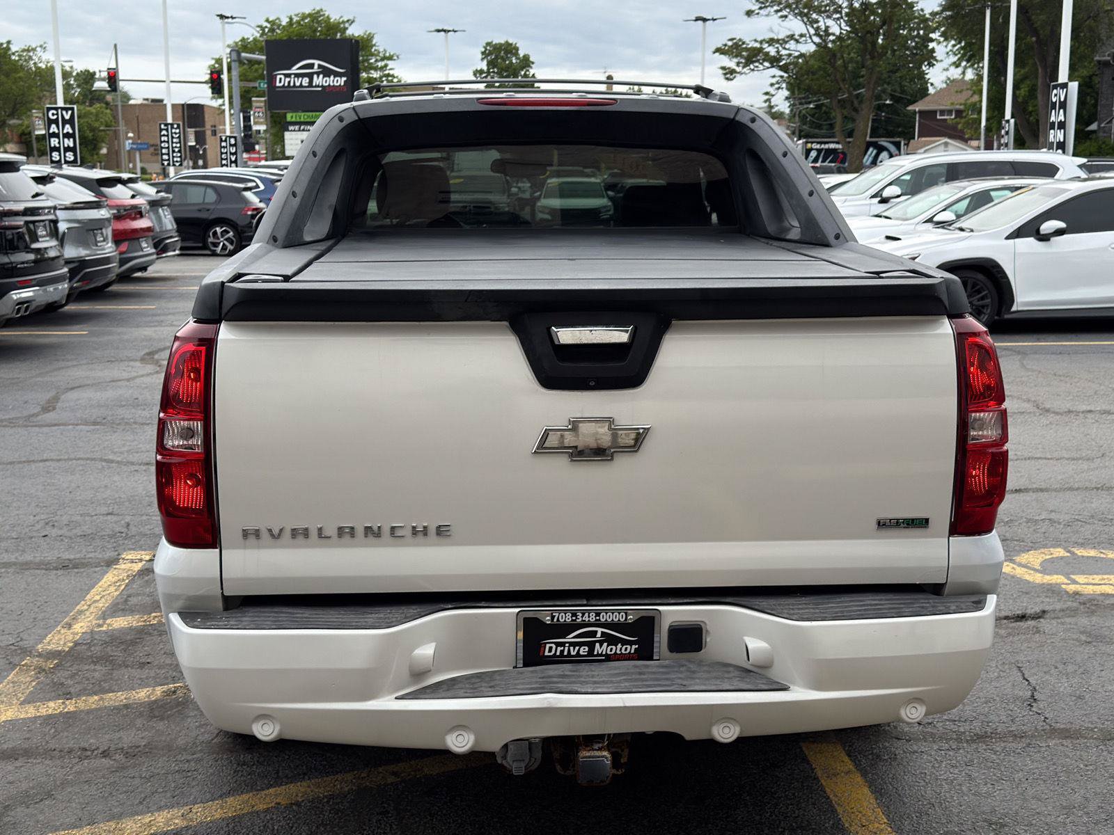 Used 2011 Chevrolet Avalanche LTZ AWD/4WD image 8