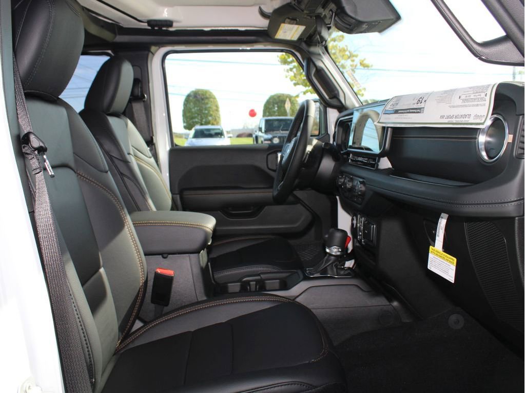 New 2025 Jeep Gladiator Sport image 31