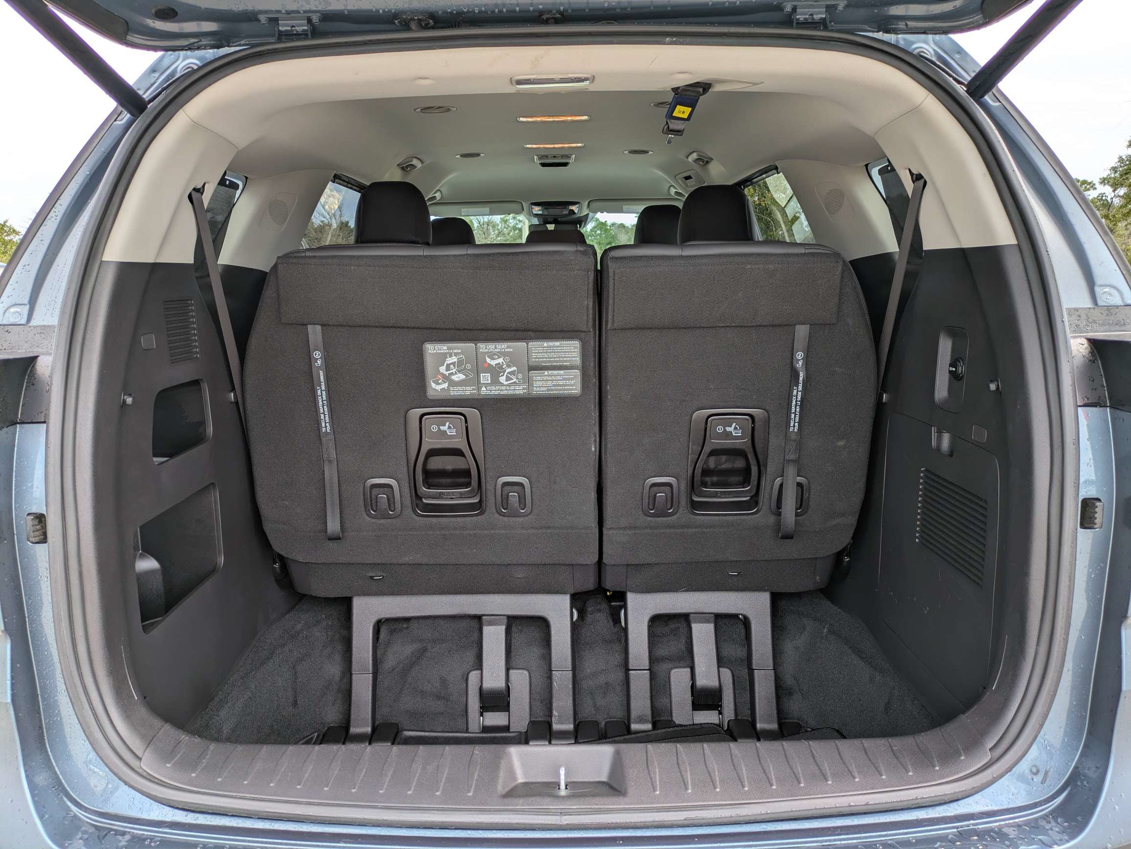 Certified 2024 Kia Carnival EX FWD image 11