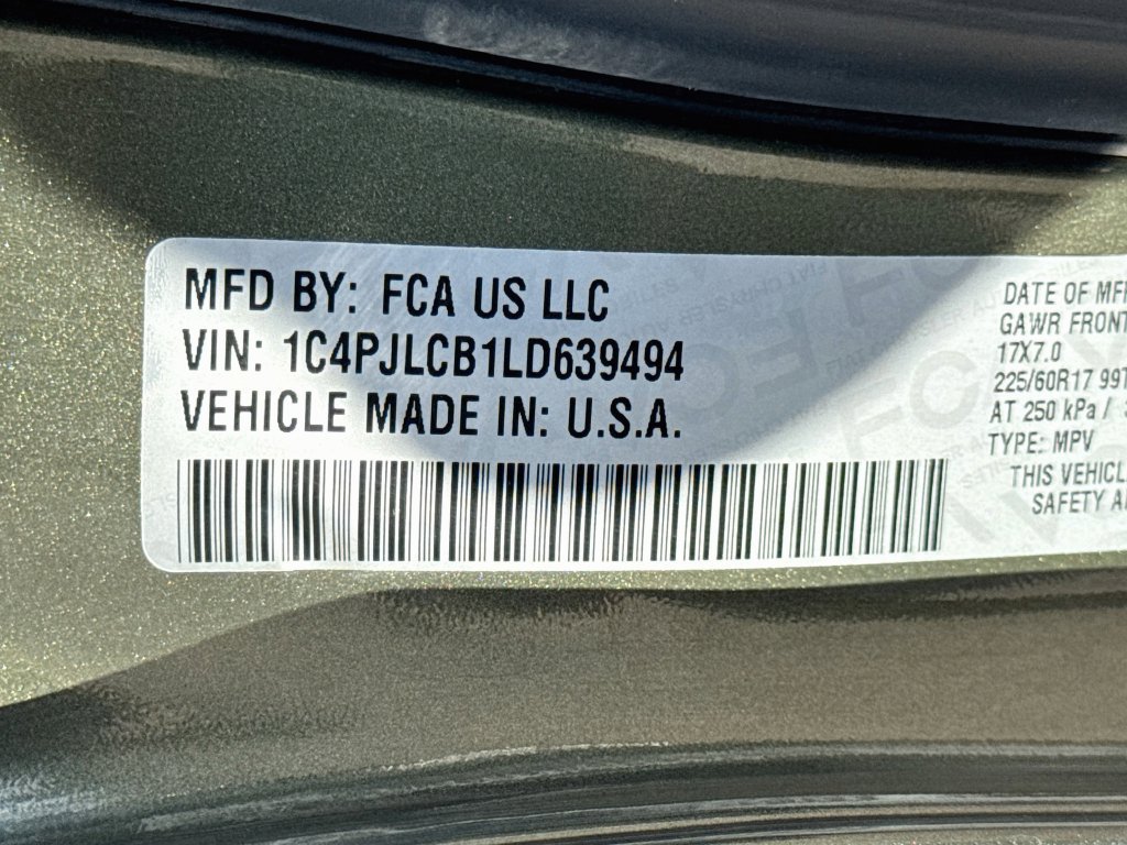 Used 2020 Jeep Cherokee Latitude FWD image 39