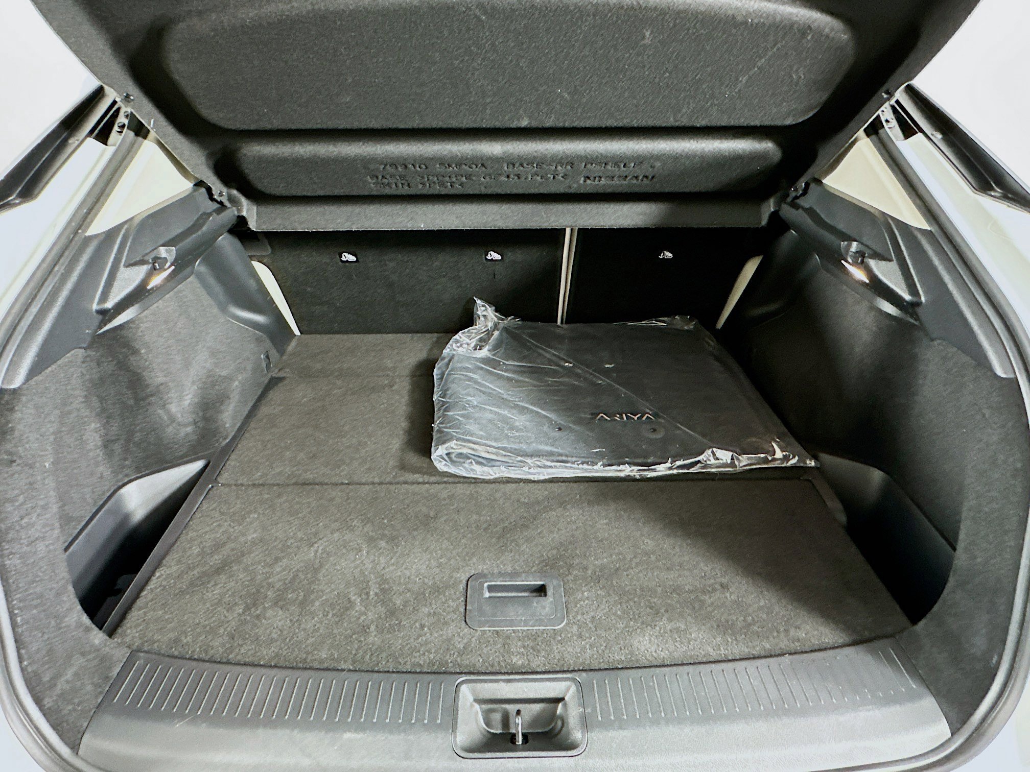 Used 2023 Nissan Ariya FWD image 30