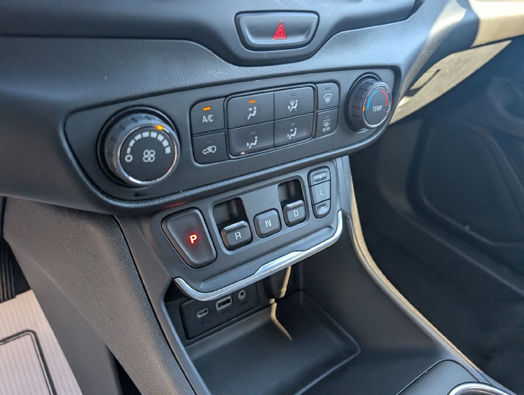 Used 2019 GMC Terrain SLE AWD/4WD image 18