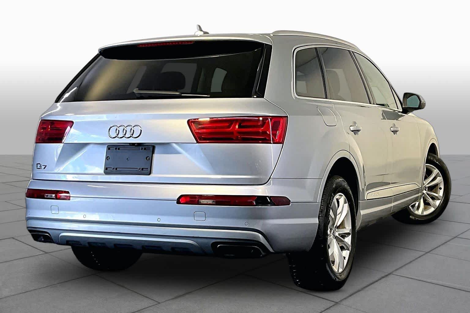 Used 2019 Audi Q7 3.0T Premium Plus w/ Premium Plus Package AWD/4WD image 13