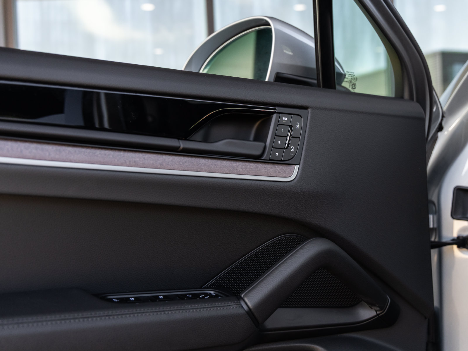 New 2026 Porsche Cayenne Coupe AWD/4WD image 23
