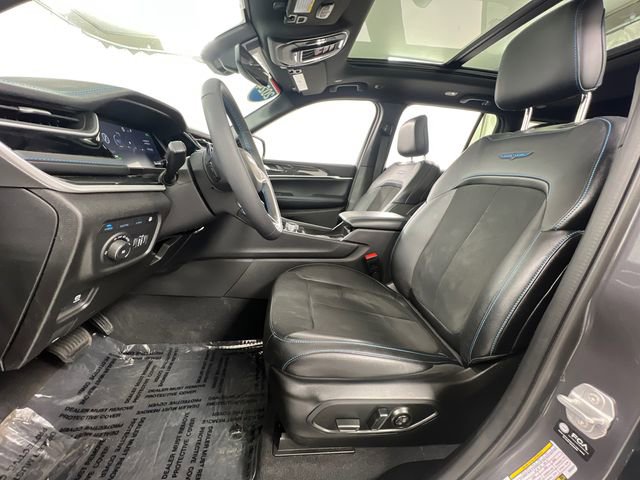 Used 2024 Jeep Grand Cherokee Trailhawk image 32