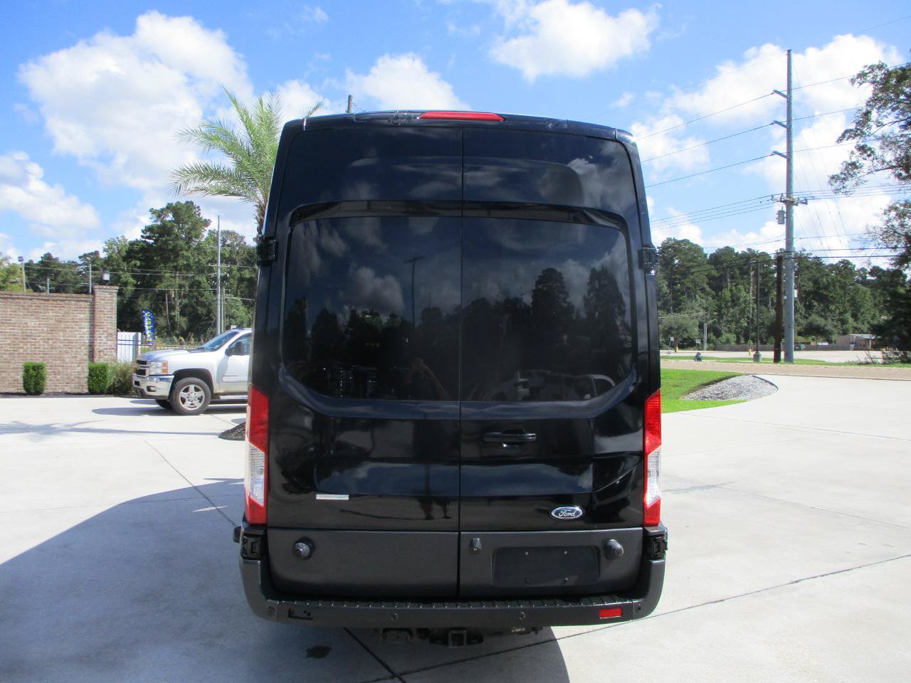 Used 2016 Ford Transit 350 XLT RWD image 9