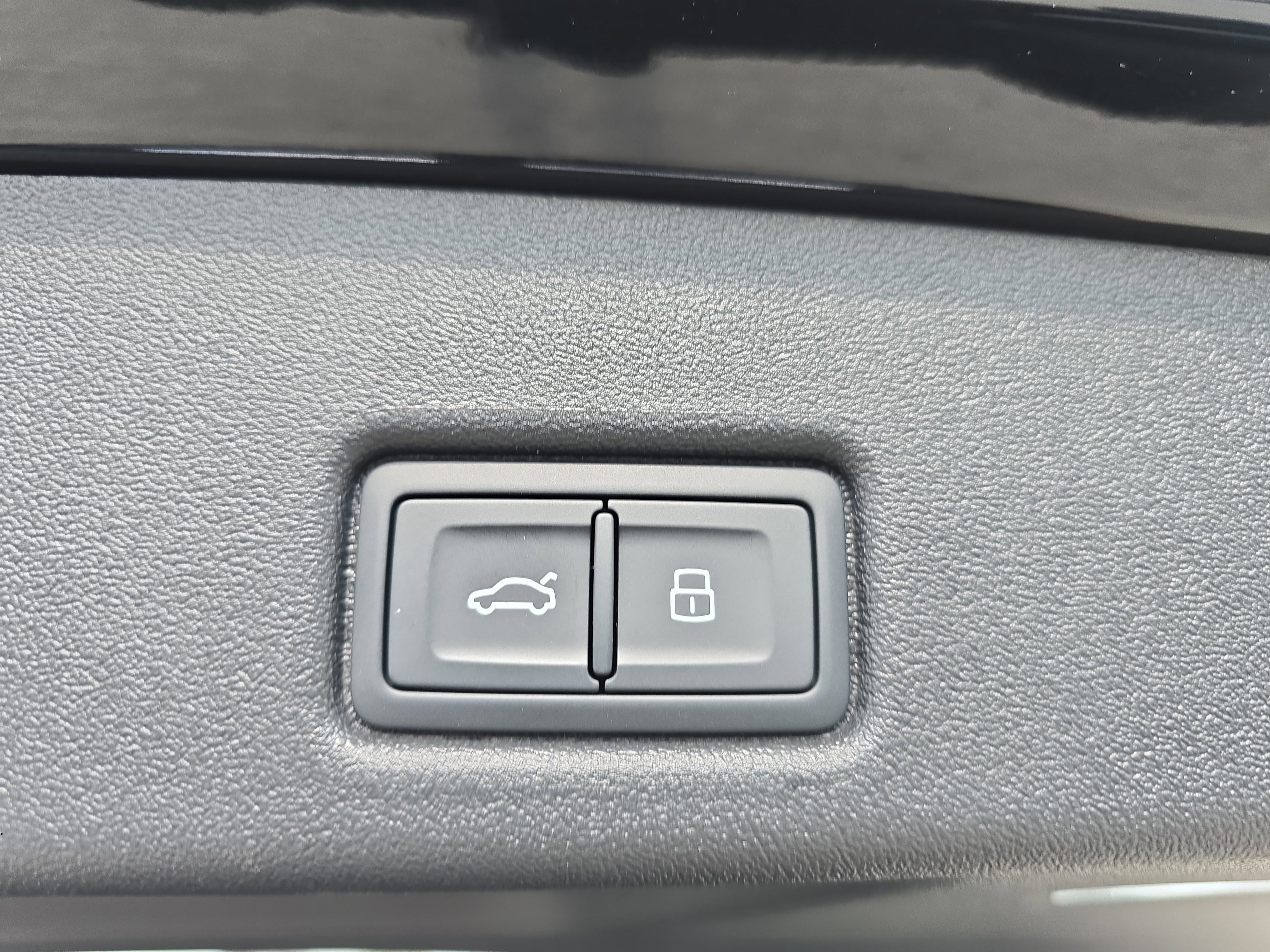 New 2026 Audi SQ5 Premium Plus image 13