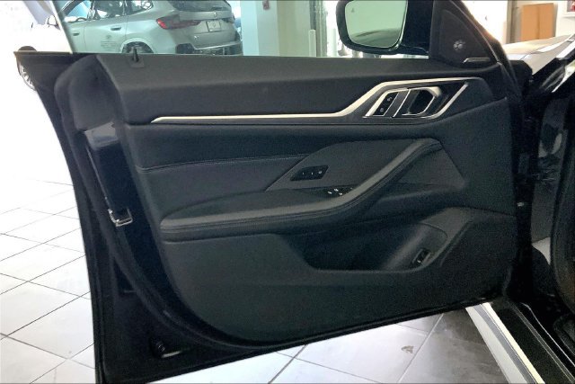 Used 2023 BMW i4 eDrive40 RWD image 10