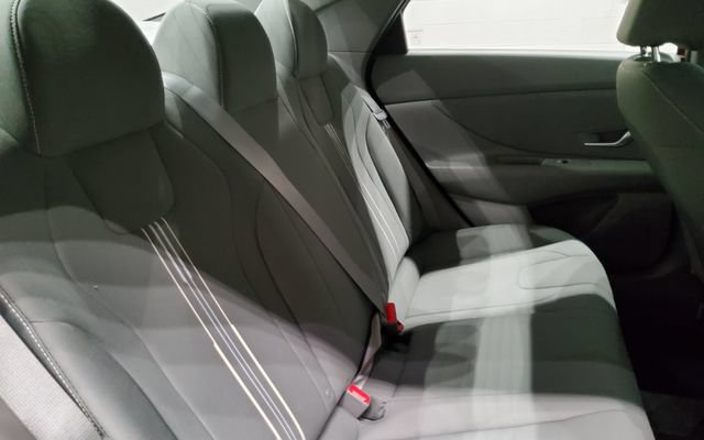 Used 2023 Hyundai Elantra SEL w/ Convenience Package FWD image 21