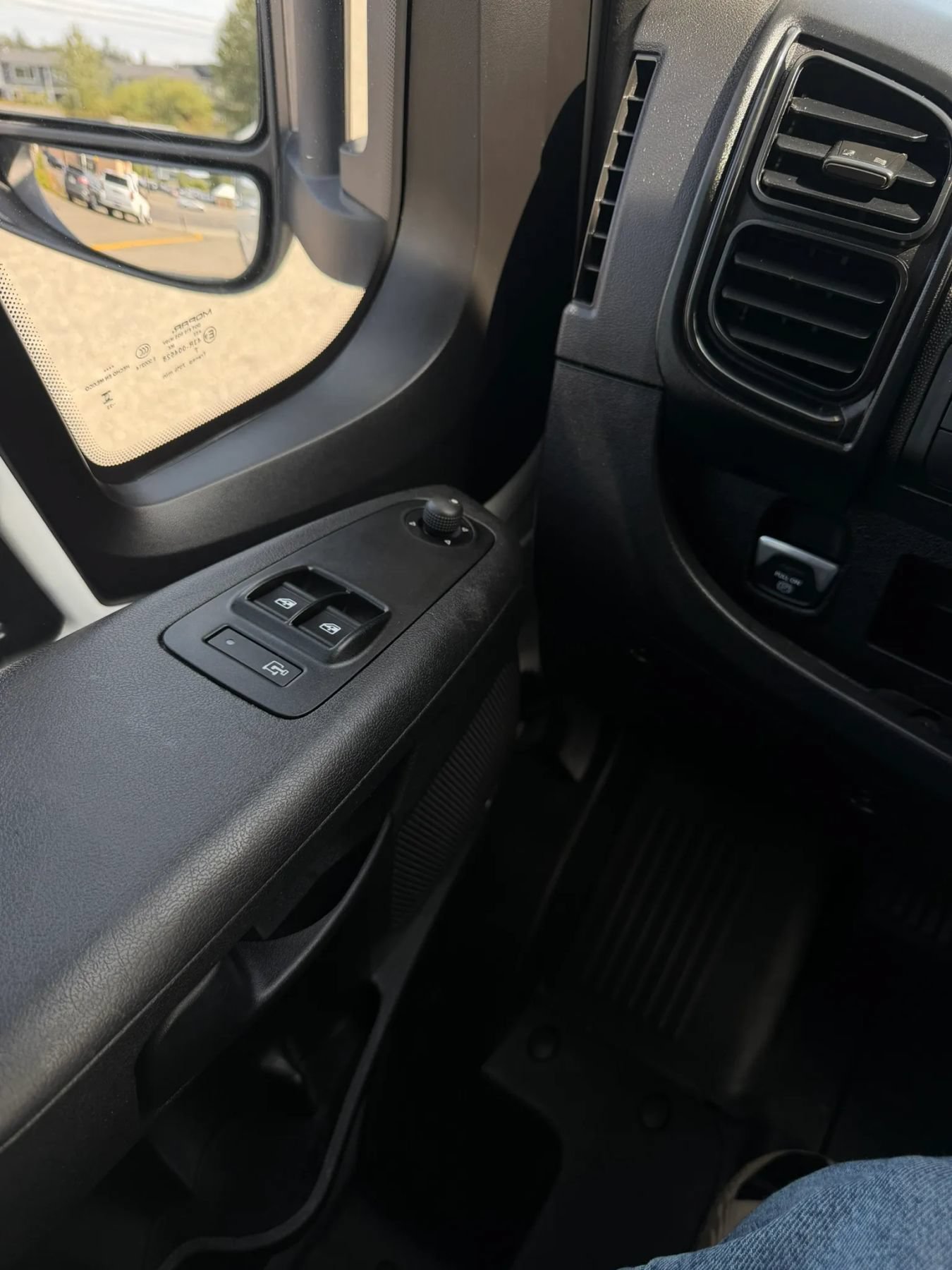 Used 2023 RAM ProMaster 2500 FWD image 24