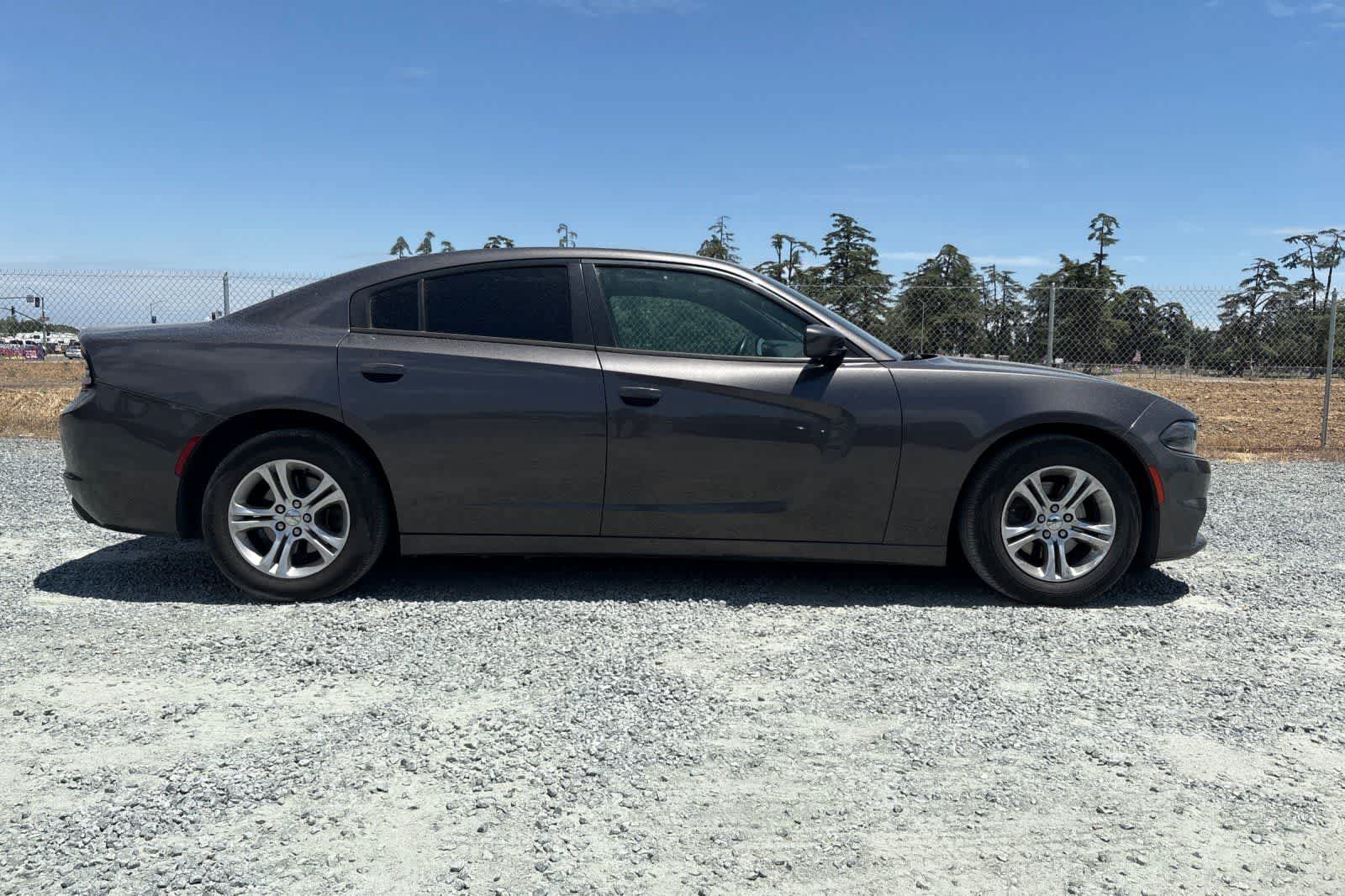 Used 2015 Dodge Charger SE w/ Popular Equipment Group RWD image 9