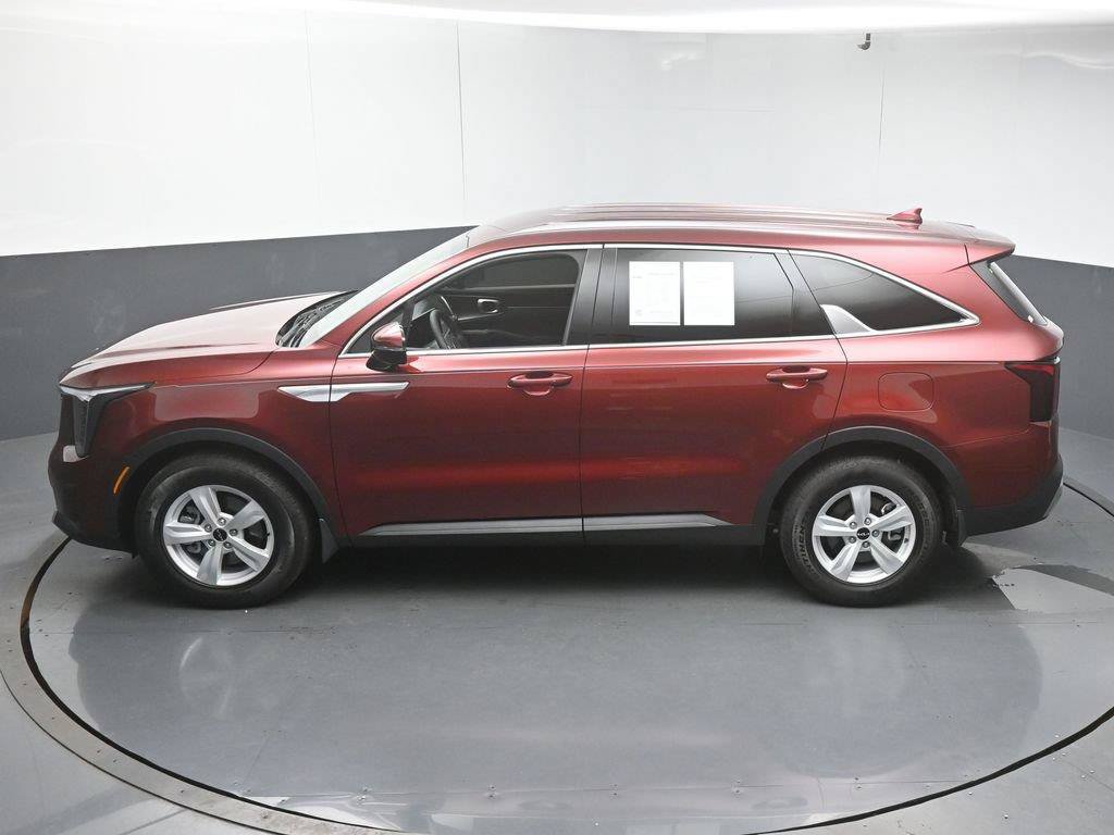 Used 2025 Kia Sorento LX FWD image 45