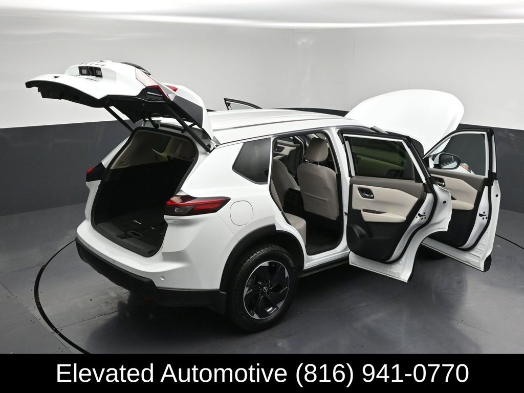 Used 2024 Nissan Rogue SV AWD/4WD image 35