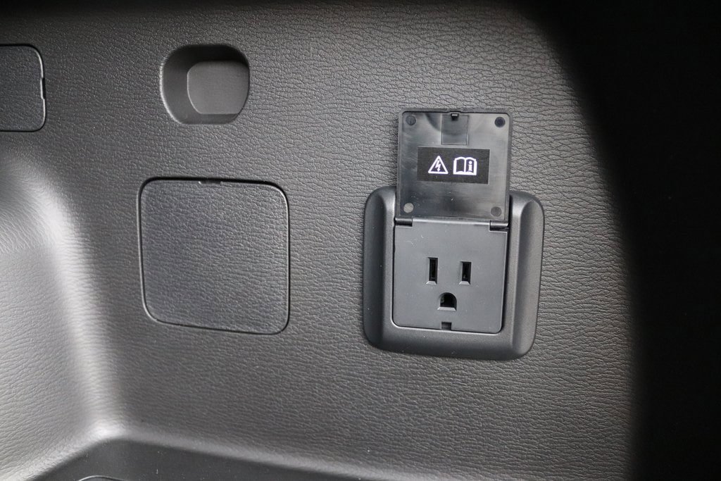 Used 2025 Mitsubishi Outlander SEL AWD/4WD image 32