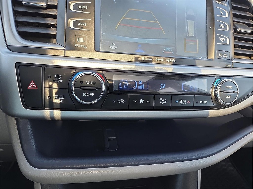 Used 2018 Toyota Highlander Limited image 14