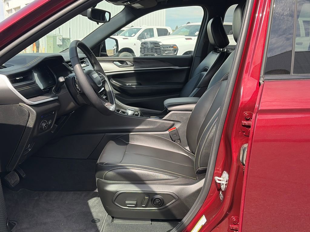 Used 2024 Jeep Grand Cherokee Limited 4xe image 19