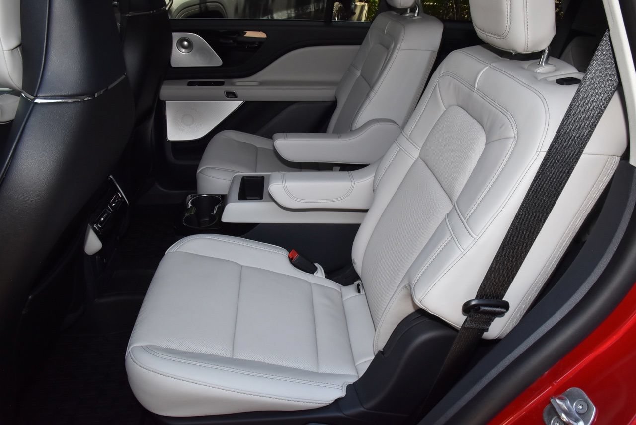 Certified 2026 Lincoln Aviator Reserve AWD/4WD image 14