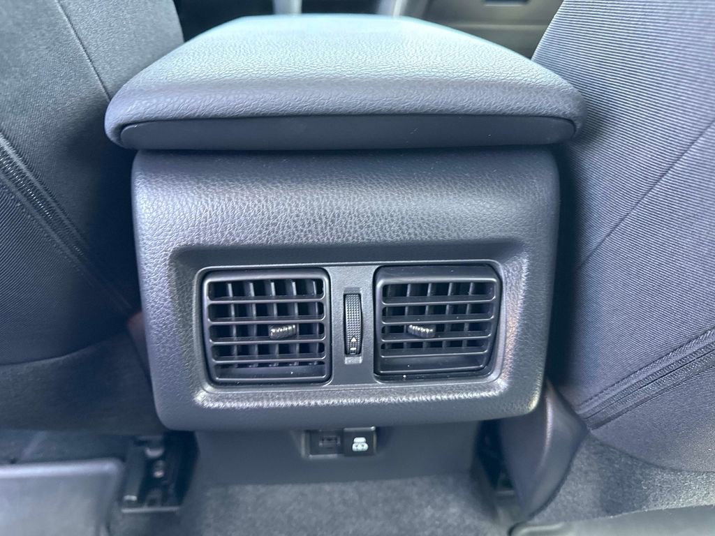 Used 2025 Toyota Camry LE w/ Convenience Package image 15