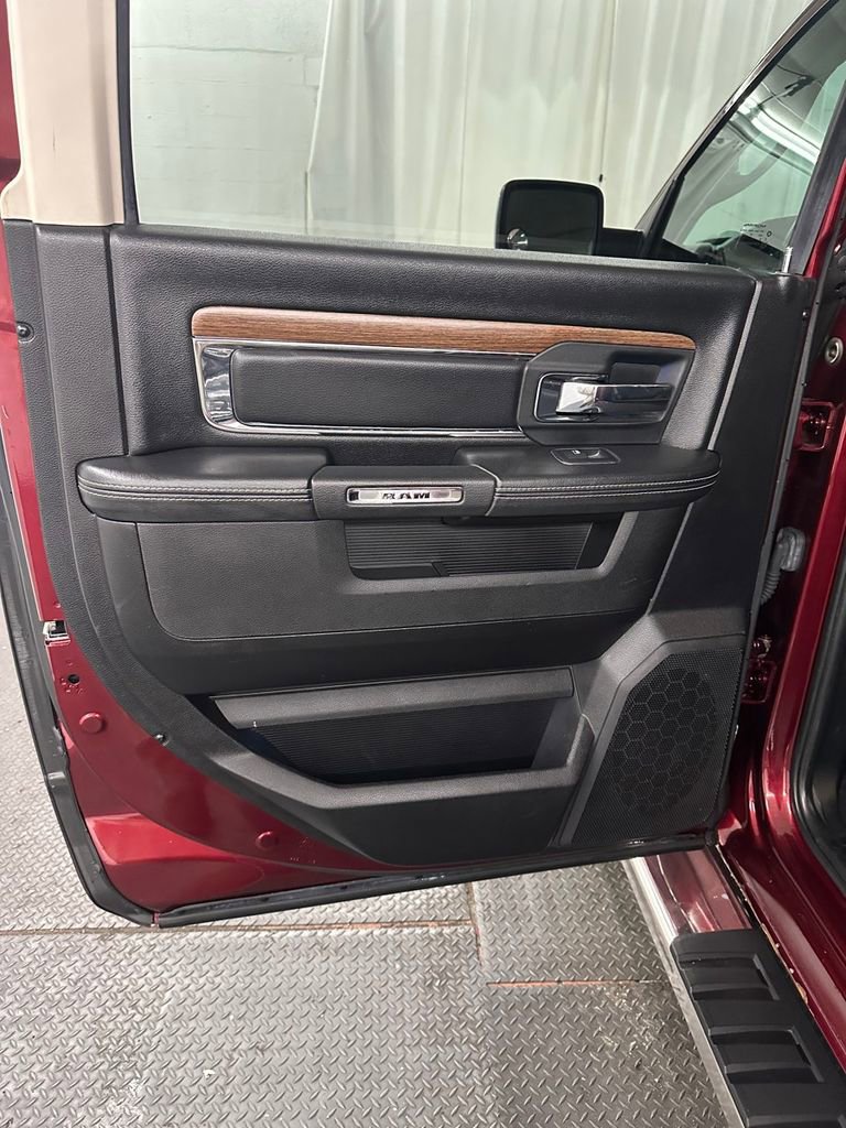 Used 2018 RAM 1500 Laramie w/ Convenience Group AWD/4WD image 28