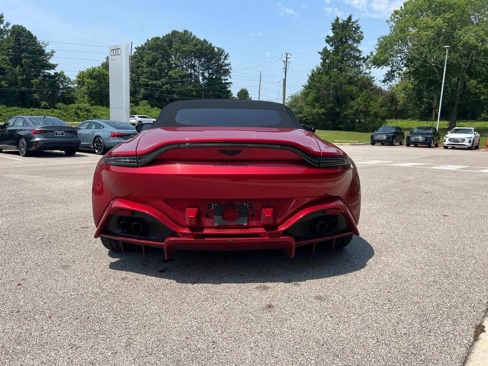 Used 2021 Aston Martin V8 Vantage Roadster RWD image 7
