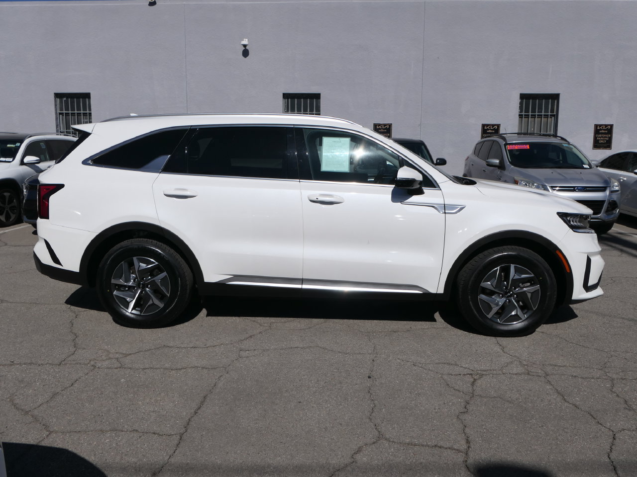 Certified 2022 Kia Sorento S AWD/4WD image 2