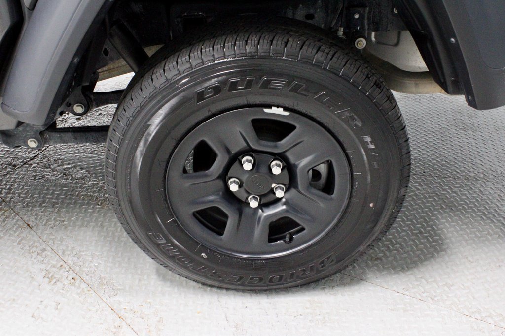 Used 2024 Jeep Gladiator Sport image 19