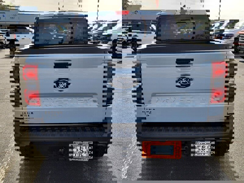 Used 2025 Ford Maverick Lariat image 9