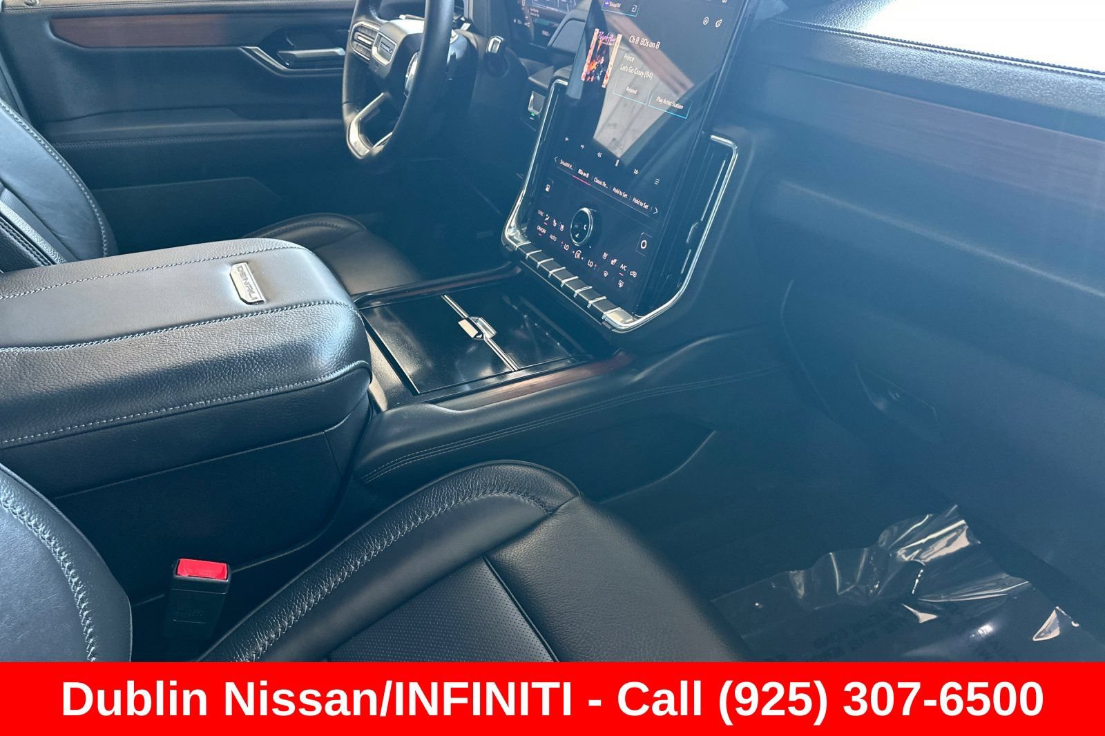 Used 2025 GMC Yukon XL Denali AWD/4WD image 21