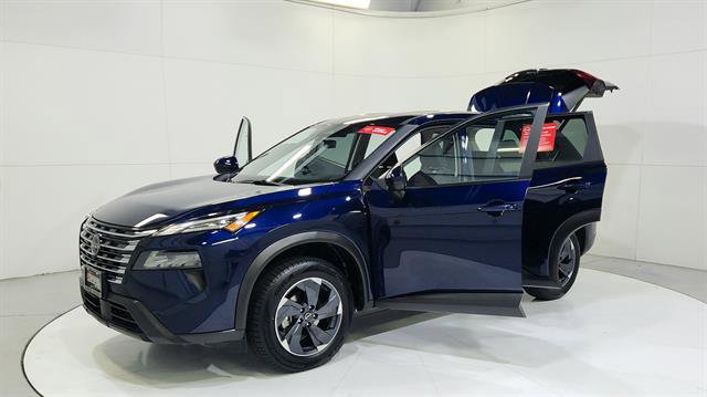 Certified 2025 Nissan Rogue SV image 30