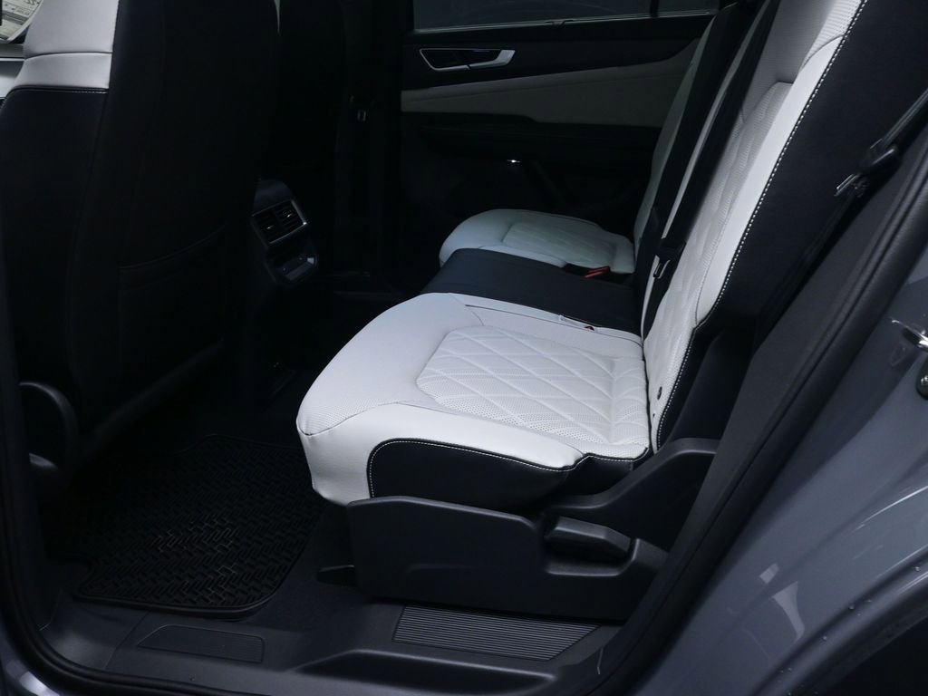 New 2026 Volkswagen Atlas Cross Sport SEL Premium R-Line image 21