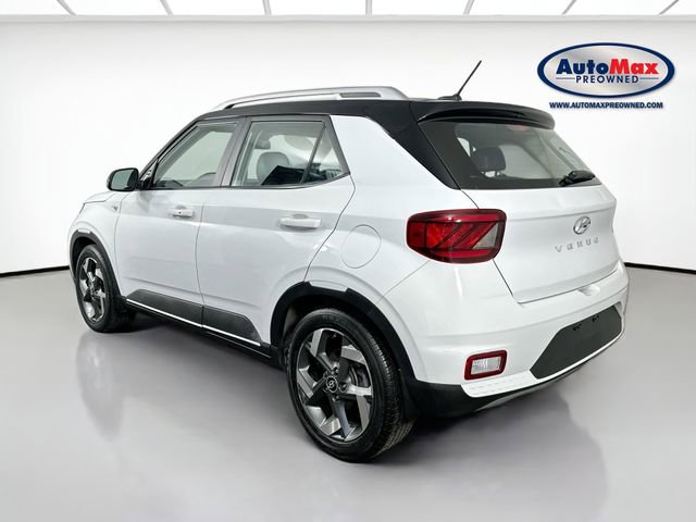 Used 2023 Hyundai Venue Limited image 5