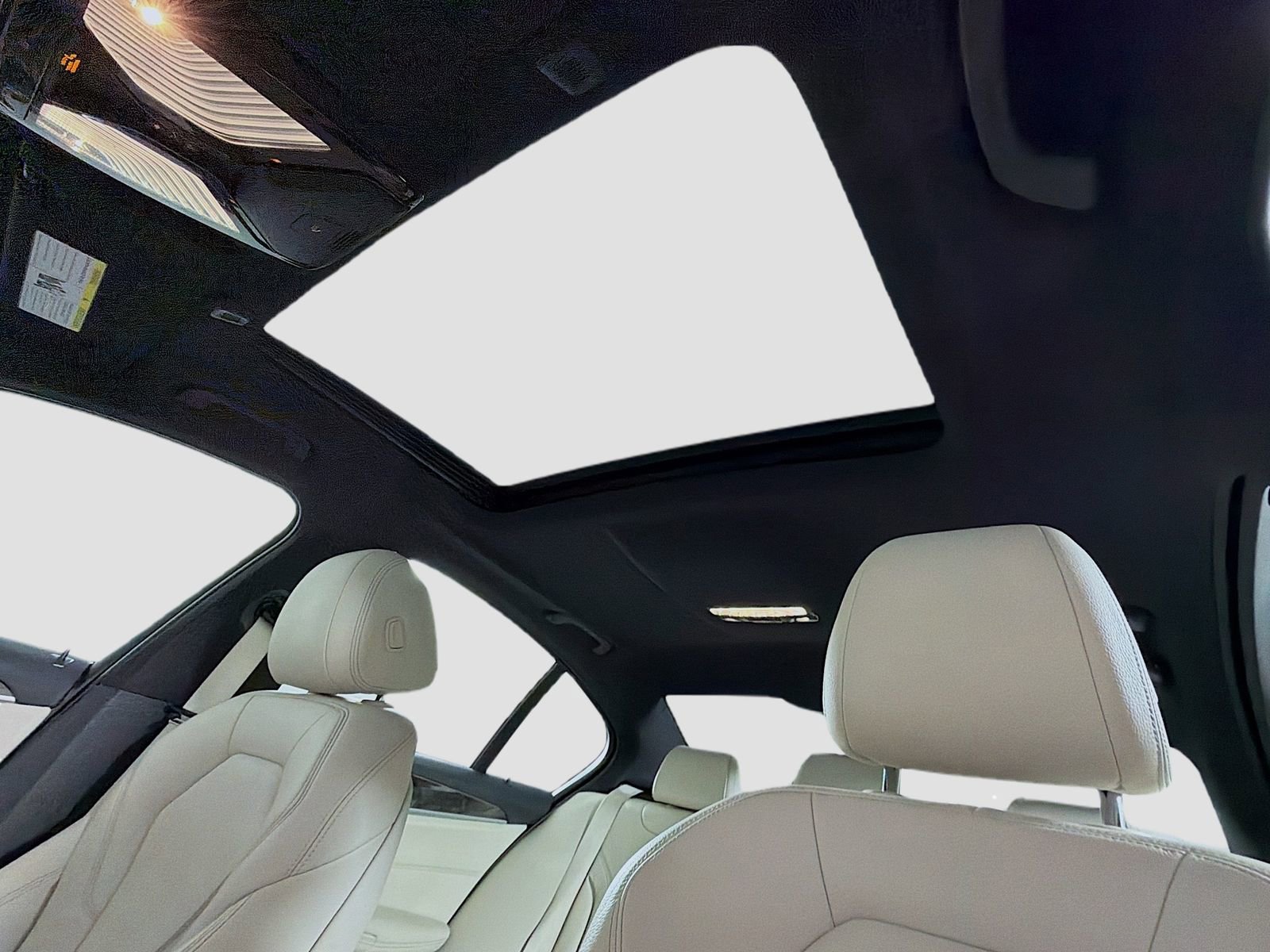 Used 2022 BMW 530i xDrive w/ Convenience Package AWD/4WD image 15