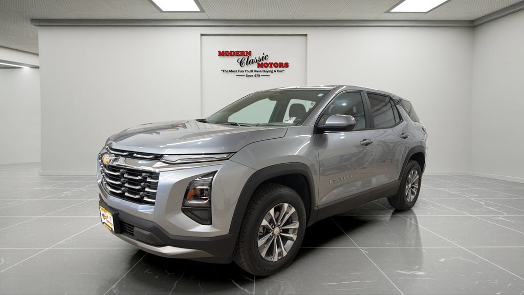 Used 2025 Chevrolet Equinox LT AWD/4WD image 3