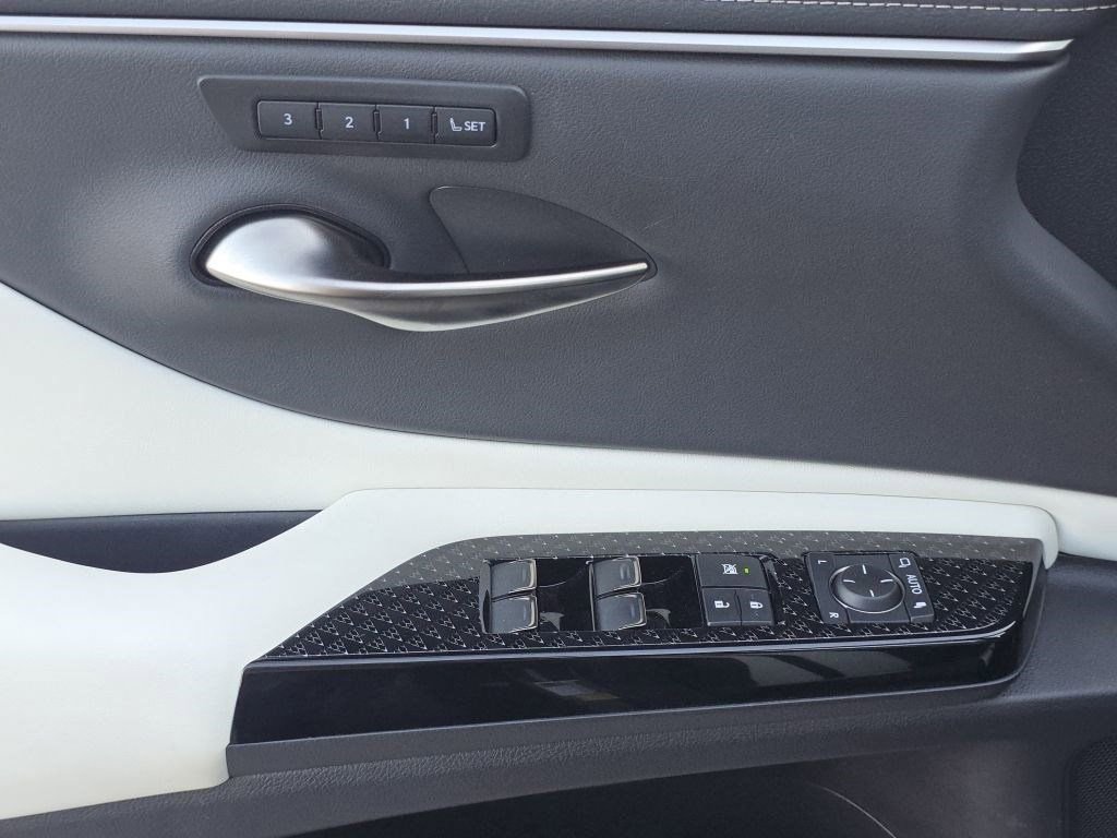 Certified 2025 Lexus ES 350 F Sport image 35