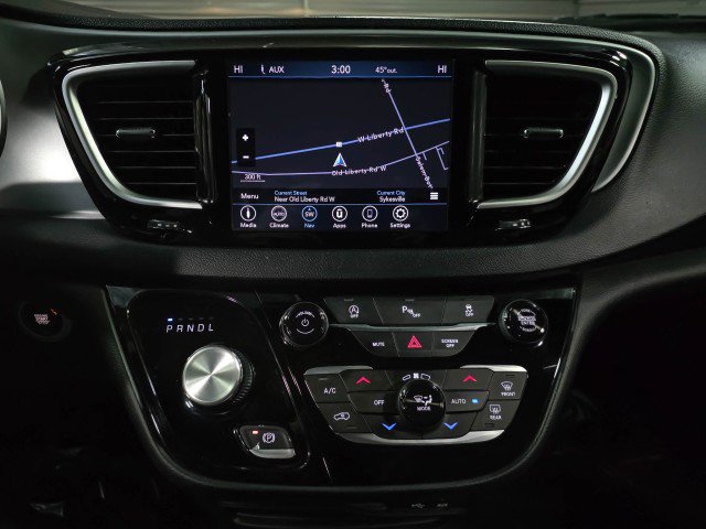 Used 2020 Chrysler Pacifica Touring w/ S Appearance Package image 28