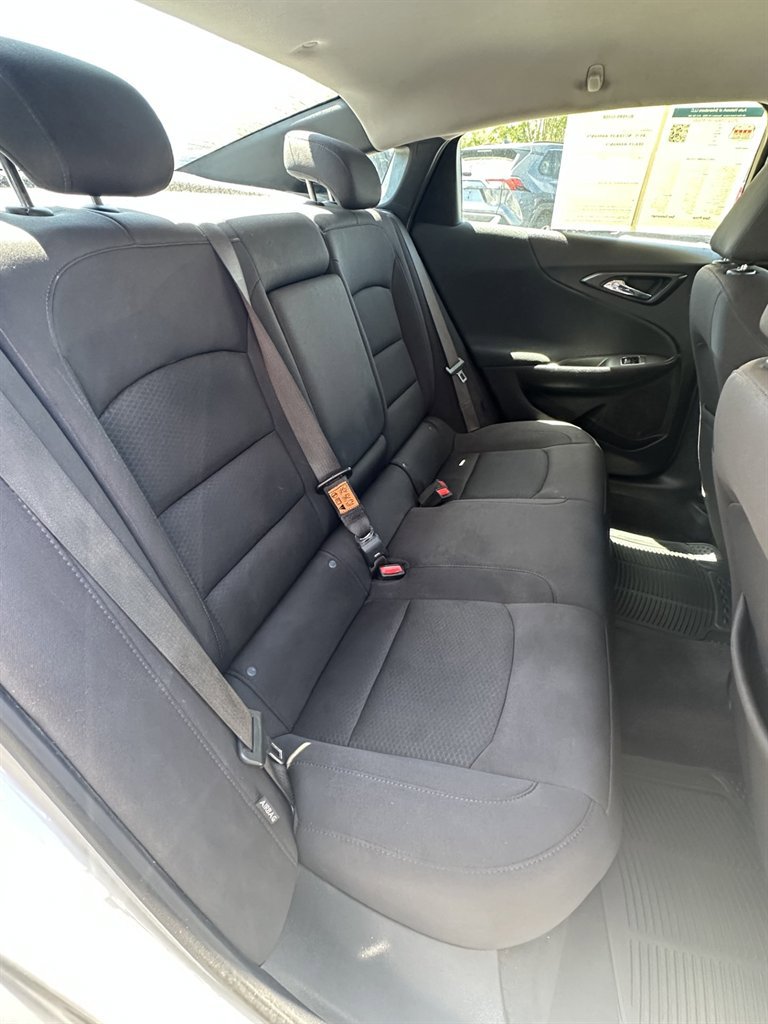Used 2022 Chevrolet Malibu LT image 16