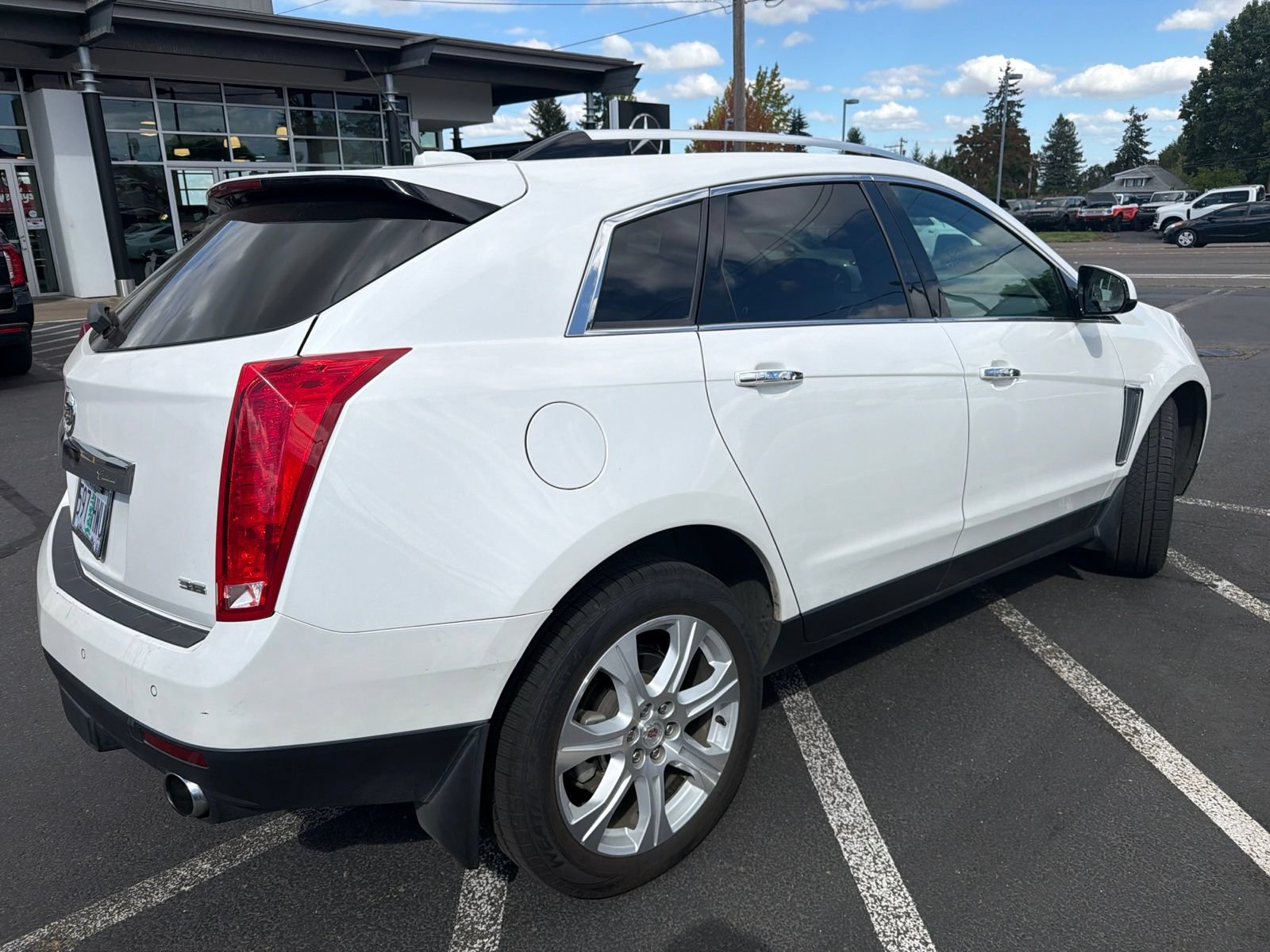 Used 2016 Cadillac SRX Premium w/ Driver Assist Package AWD/4WD image 4