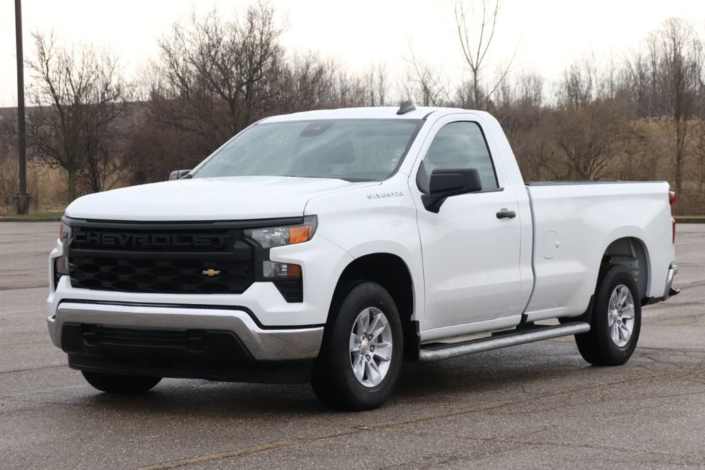 Used 2025 Chevrolet Silverado 1500 W/T RWD image 5