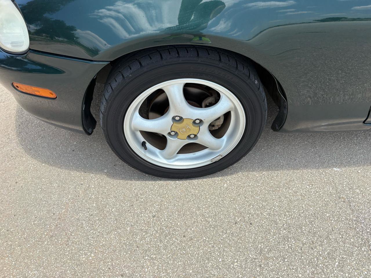 Used 1999 MAZDA MX-5 Miata RWD image 17
