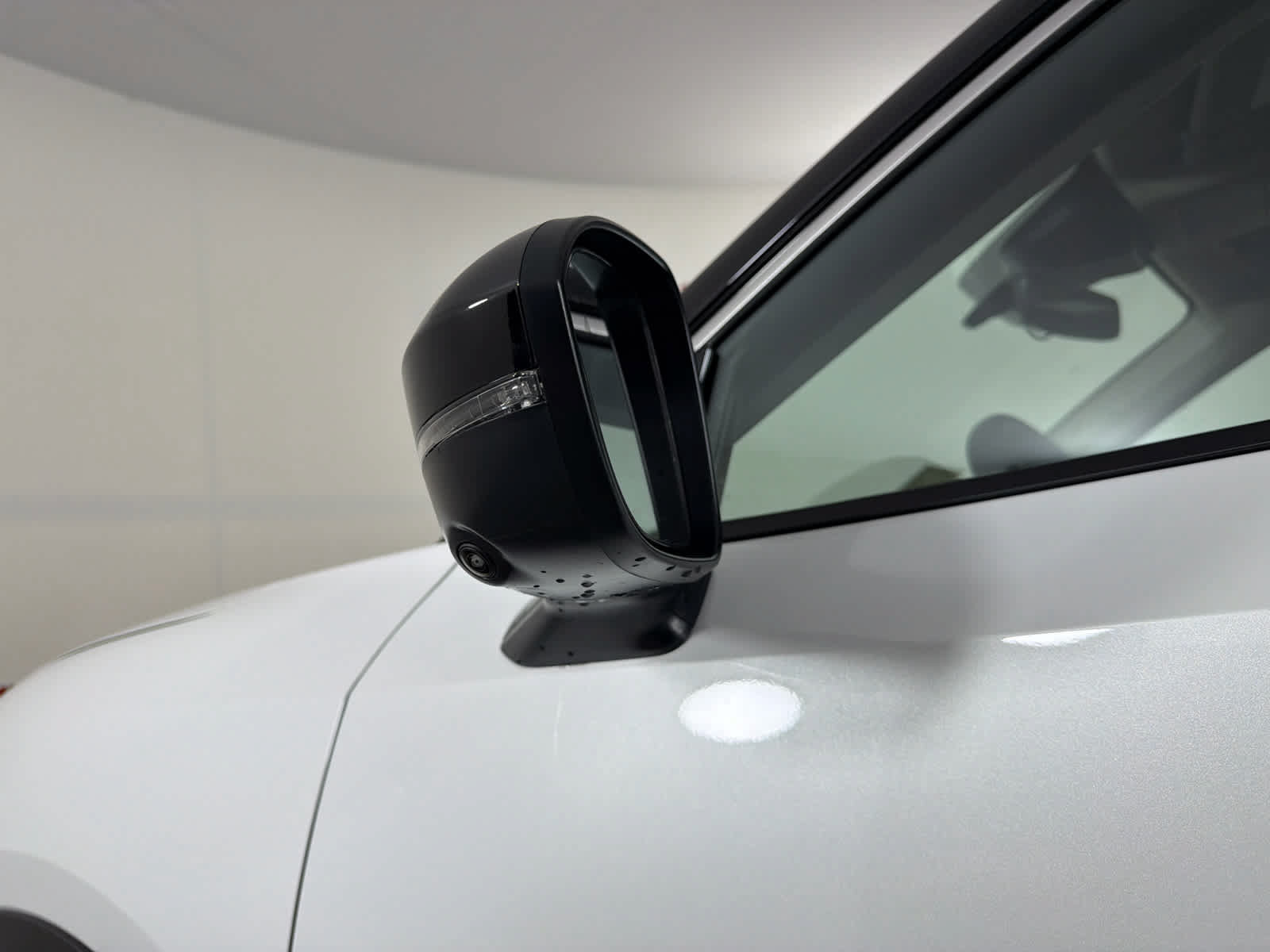 New 2026 Nissan Kicks SR w/ SR Premium Package FWD image 13