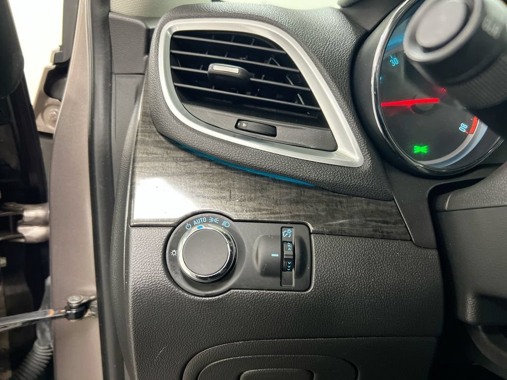 Used 2014 Buick Encore FWD image 18