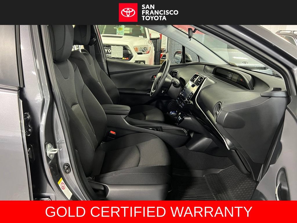 Certified 2022 Toyota Prius LE FWD image 18