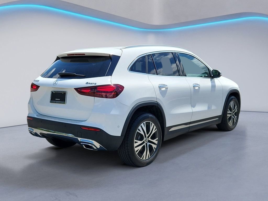 Used 2025 Mercedes-Benz GLA 250 4MATIC image 4