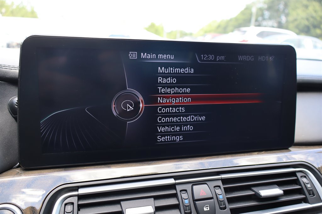 Used 2015 BMW 750i RWD image 23
