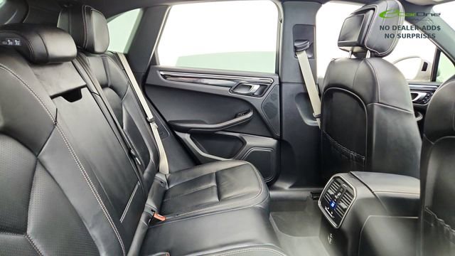 Used 2024 Porsche Macan AWD/4WD image 24