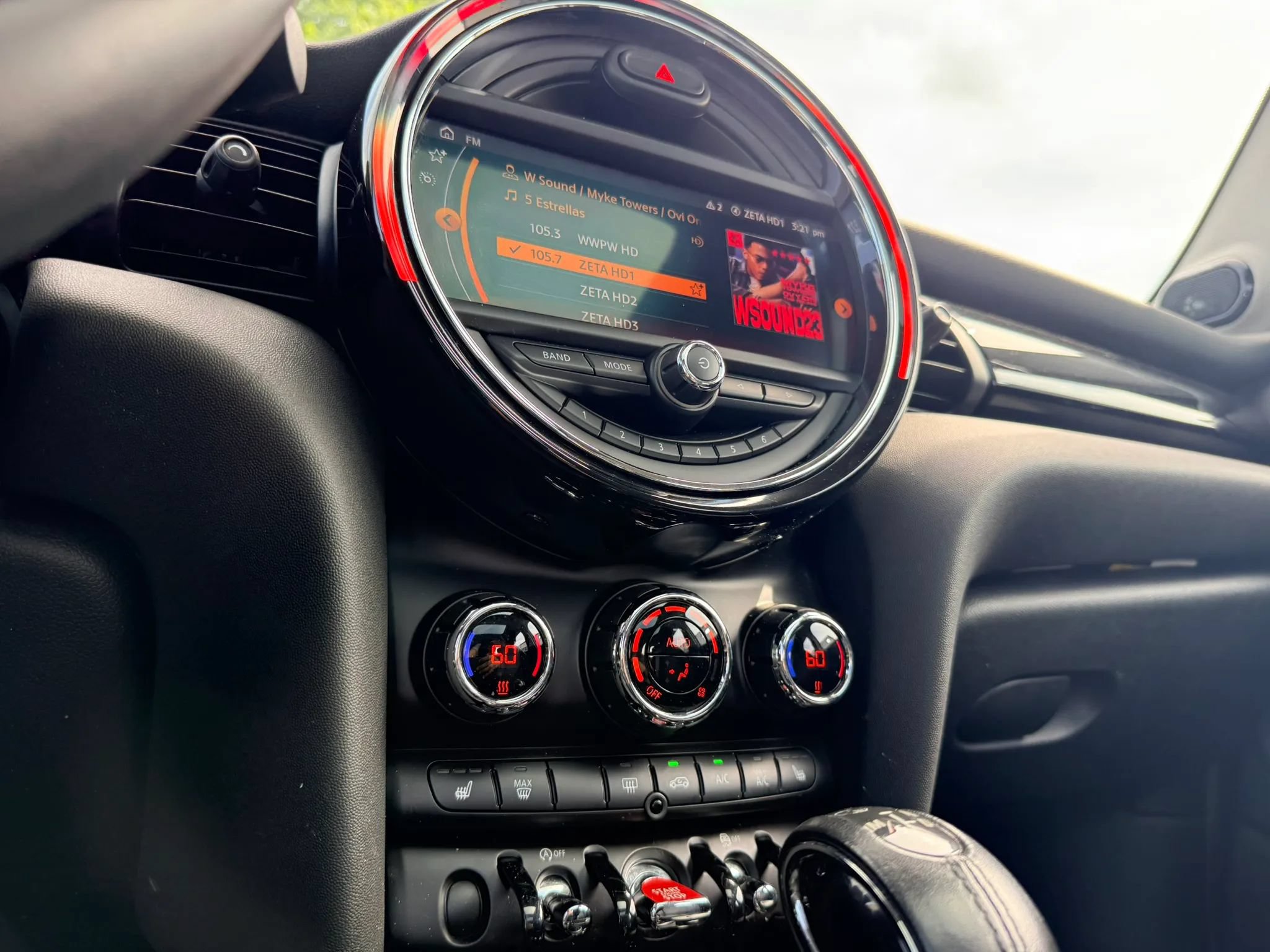 Used 2019 MINI Cooper 4-Door Hardtop FWD image 19