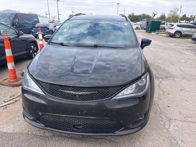 Used 2018 Chrysler Pacifica Touring-L Plus w/ Advanced Safetytec Group FWD image 2