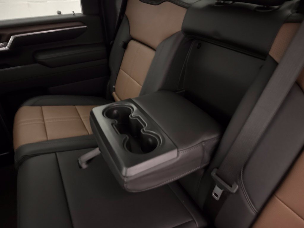 Used 2025 Chevrolet Silverado 2500 High Country w/ High Country Premium Package AWD/4WD image 58